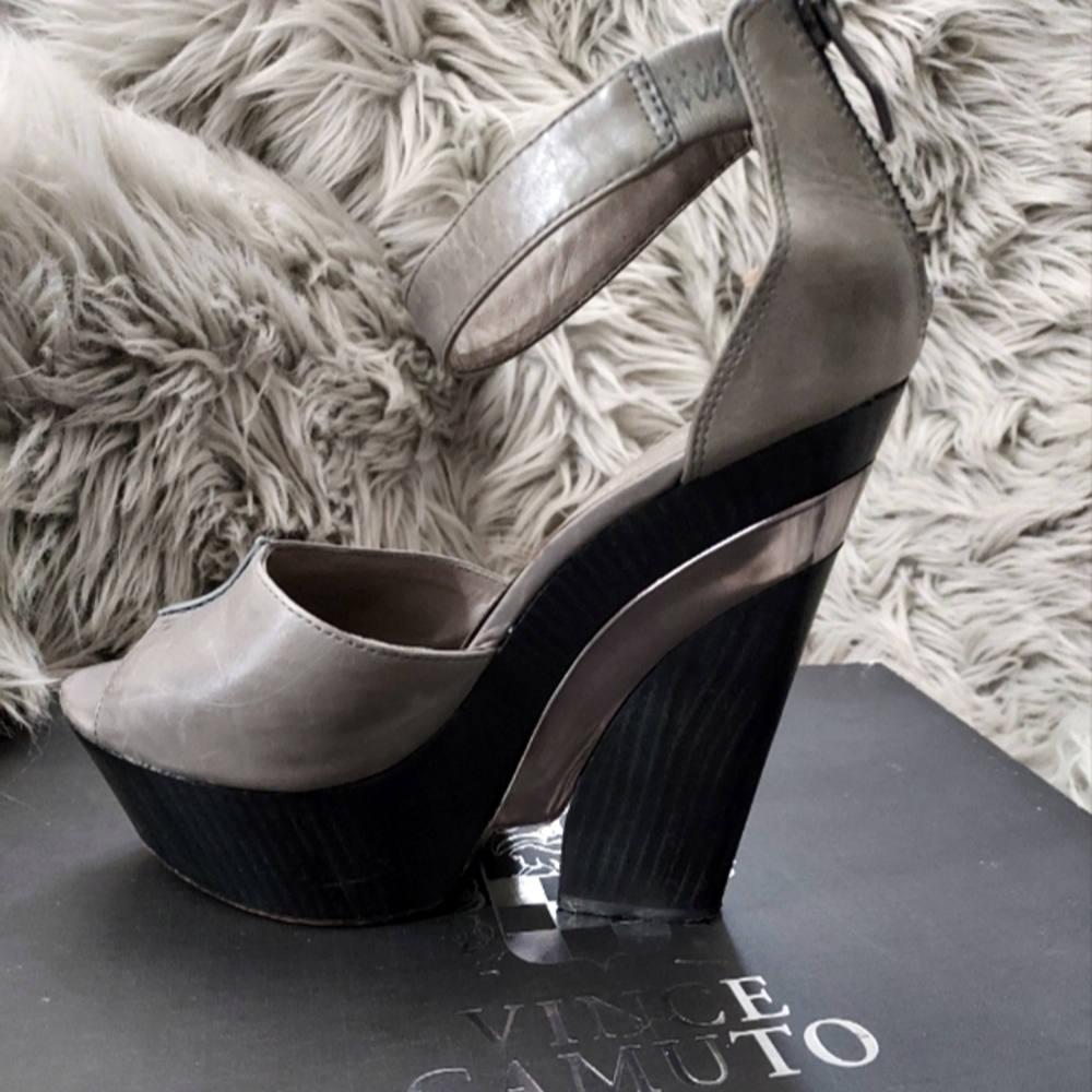 Vince Camuto, New charcoal soft antanado,size 6m